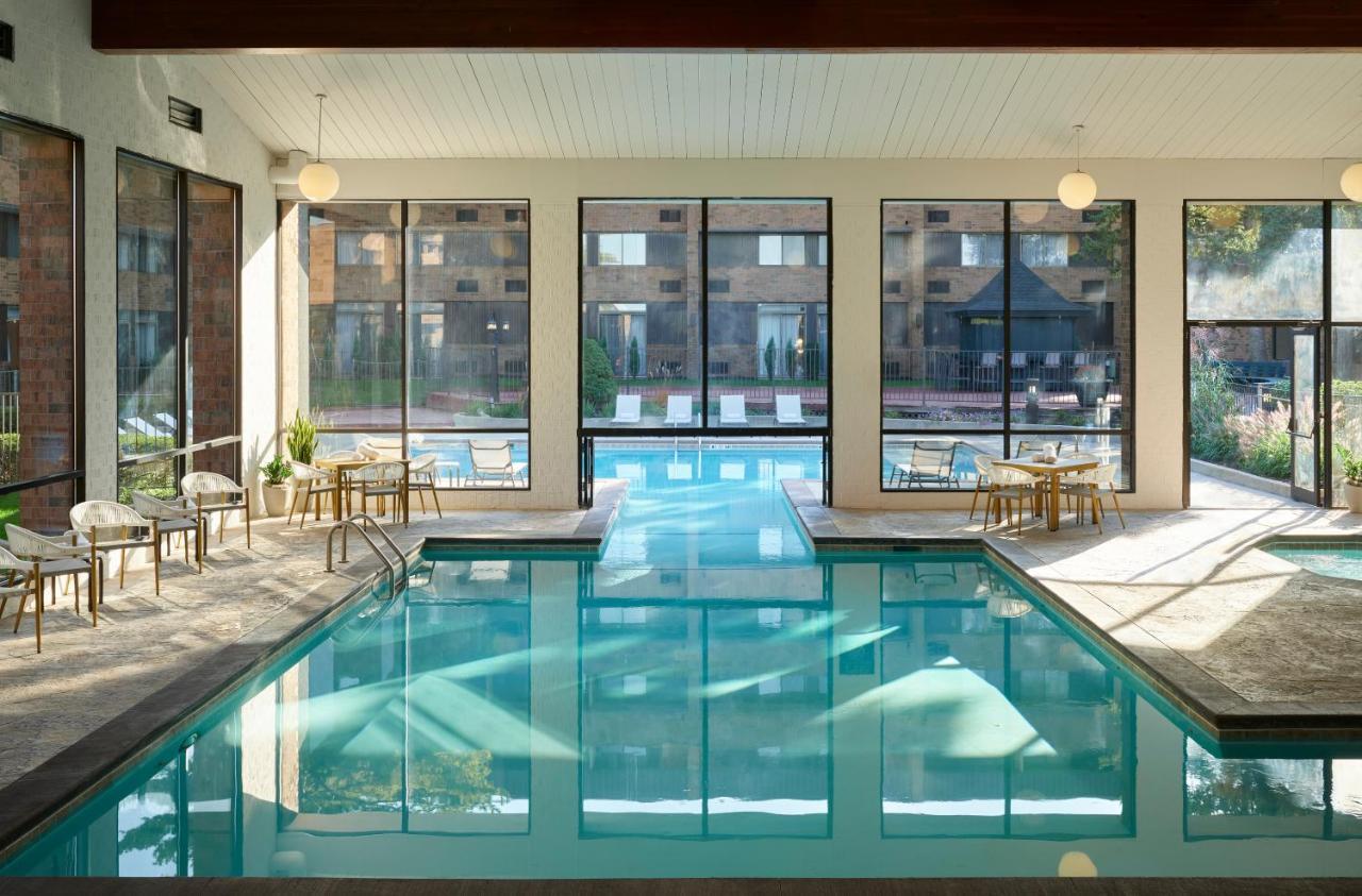 Sheraton Grand Rapids Airport Hotel Cascade Eksteriør billede