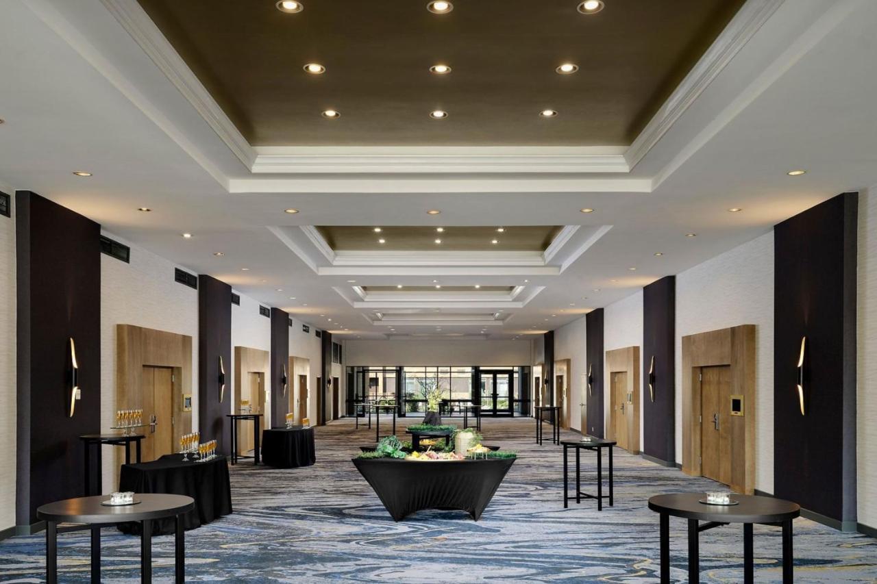 Sheraton Grand Rapids Airport Hotel Cascade Eksteriør billede