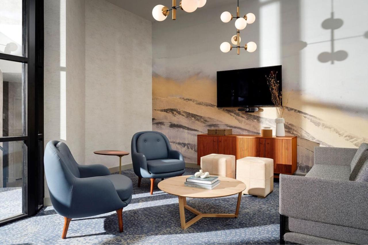 Sheraton Grand Rapids Airport Hotel Cascade Eksteriør billede