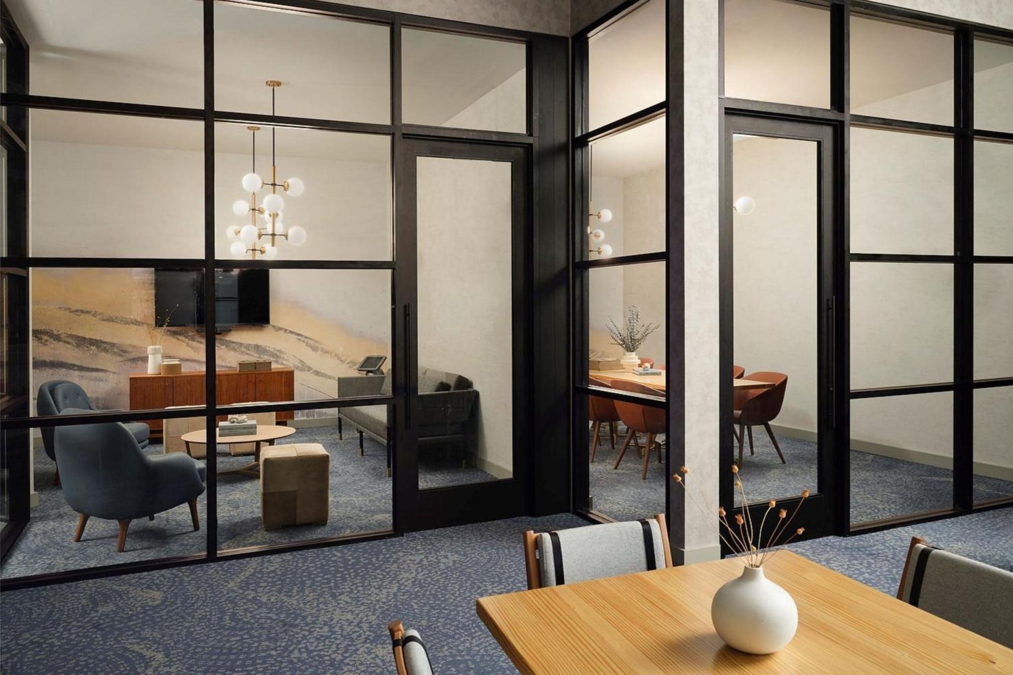 Sheraton Grand Rapids Airport Hotel Cascade Eksteriør billede