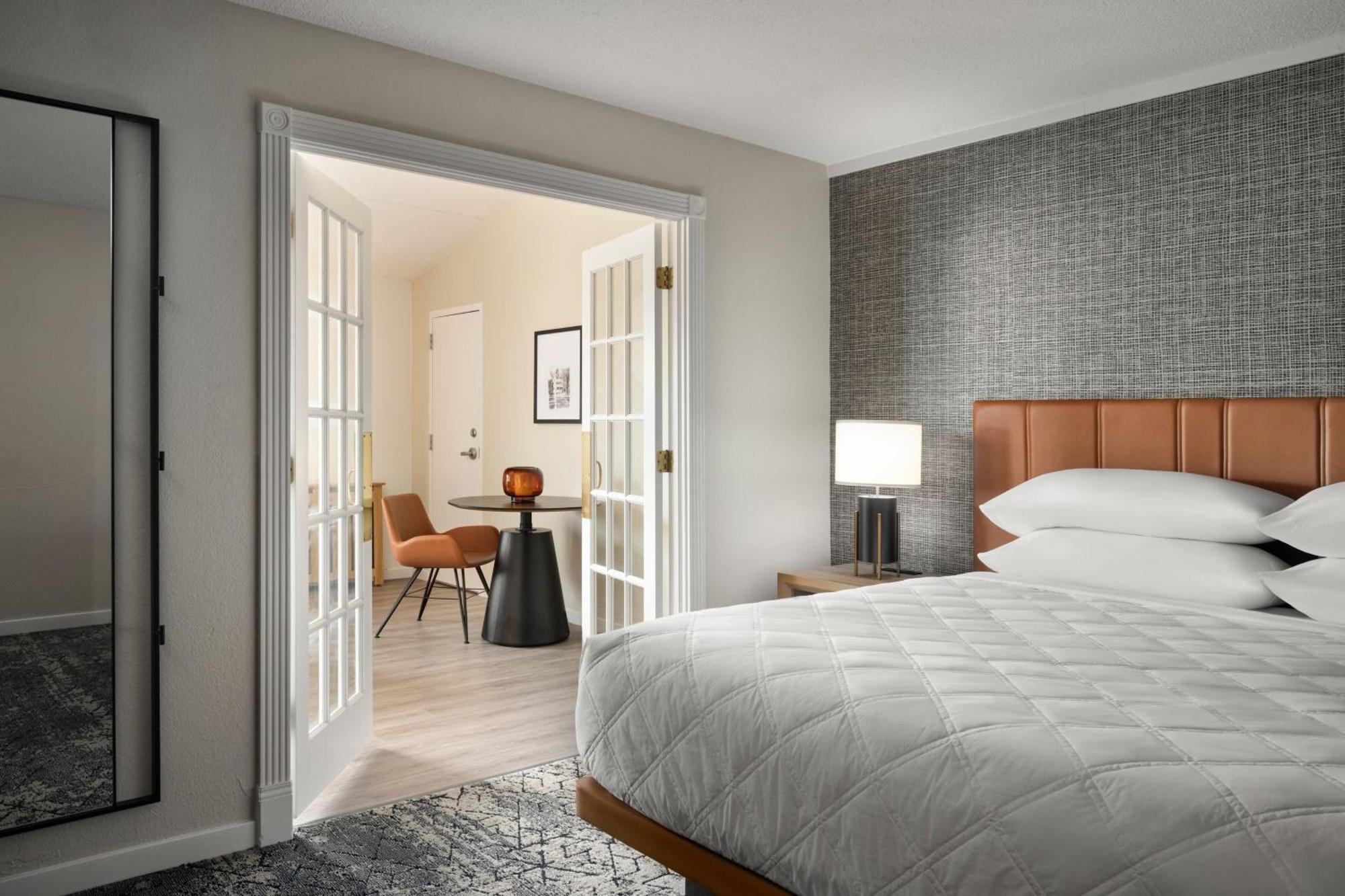 Sheraton Grand Rapids Airport Hotel Cascade Eksteriør billede