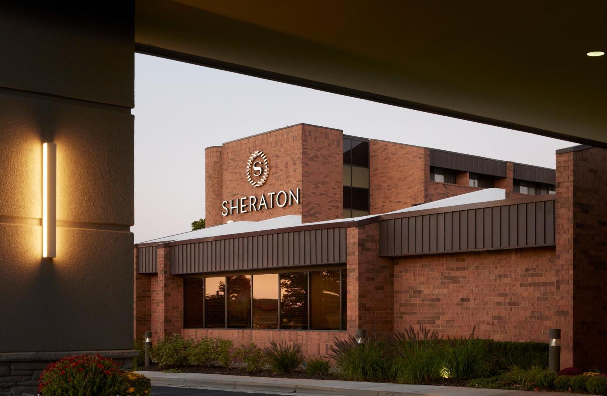 Sheraton Grand Rapids Airport Hotel Cascade Eksteriør billede