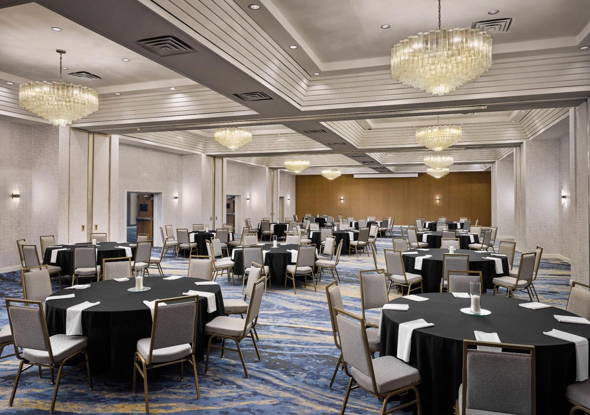 Sheraton Grand Rapids Airport Hotel Cascade Eksteriør billede