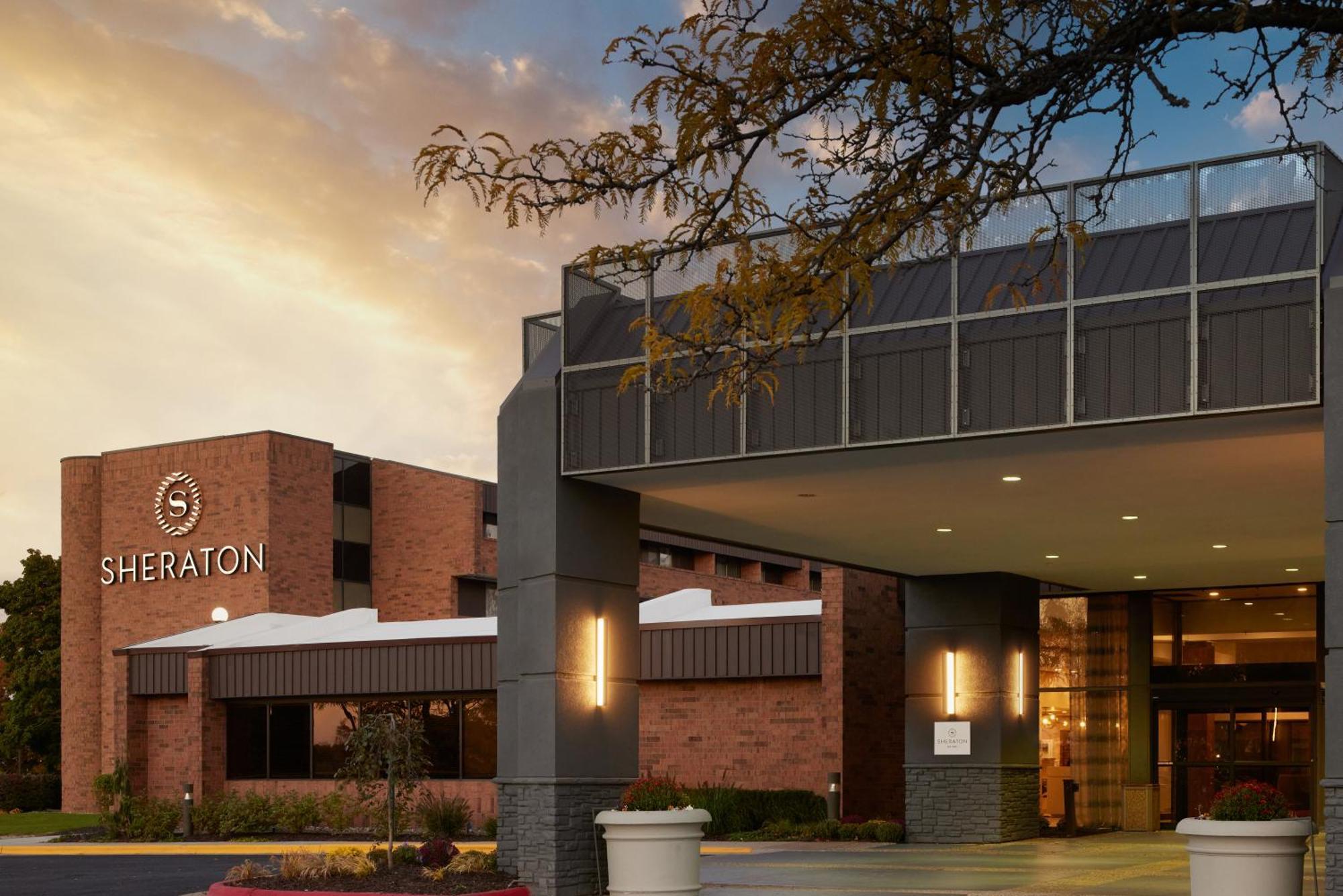 Sheraton Grand Rapids Airport Hotel Cascade Eksteriør billede