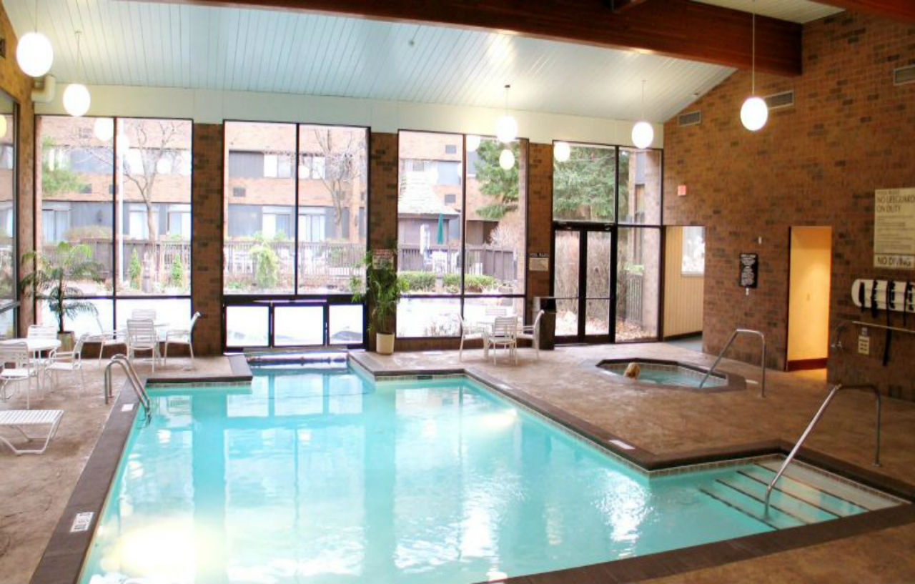 Sheraton Grand Rapids Airport Hotel Cascade Eksteriør billede